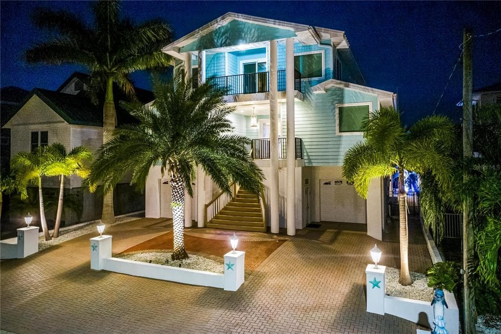 872 BAY POINT DRIVE MADEIRA BEACH, FL 33708
