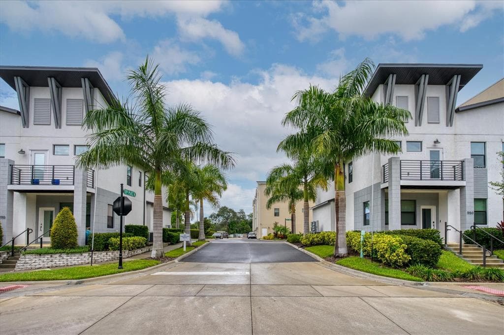 2562 13TH AVENUE N UNIT 23 ST PETERSBURG, FL 33713
