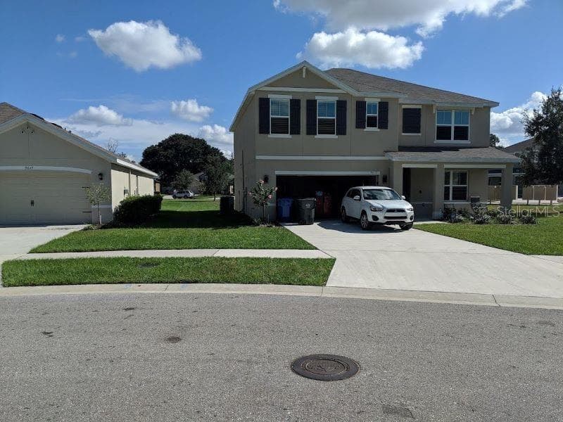 9615 TRONCAIS CIRCLE THONOTOSASSA, FL 33592