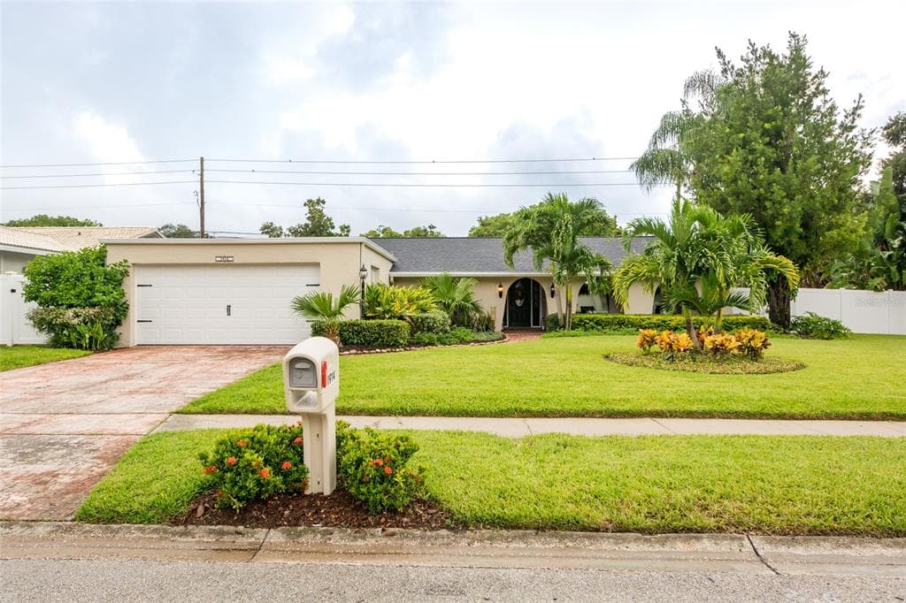 1914 GRANADA COURT CLEARWATER, FL 33764