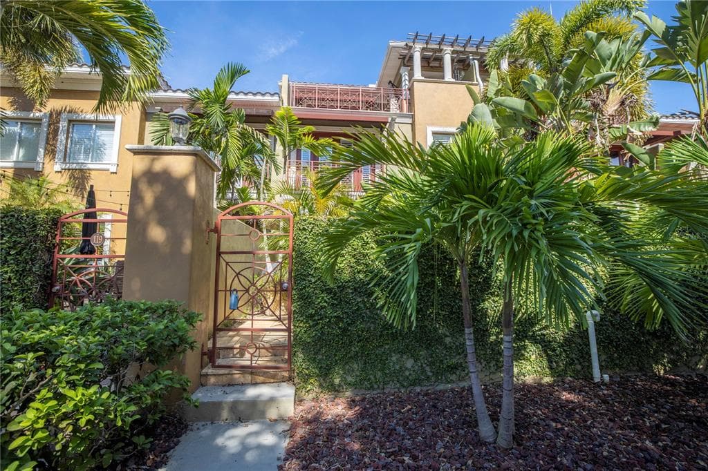 4907 BAYSHORE BOULEVARD UNIT 118