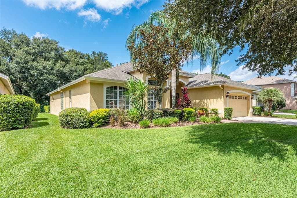 5807 BENT GRASS DRIVE VALRICO, FL 33596