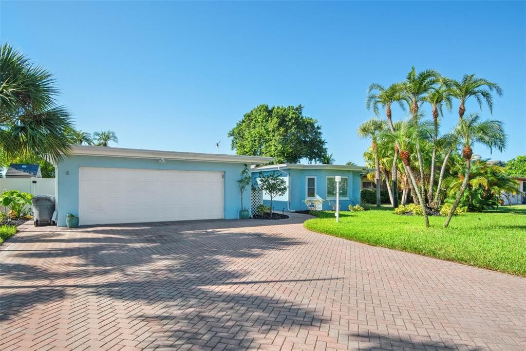 8 TREASURE LANE TREASURE ISLAND, FL 33706