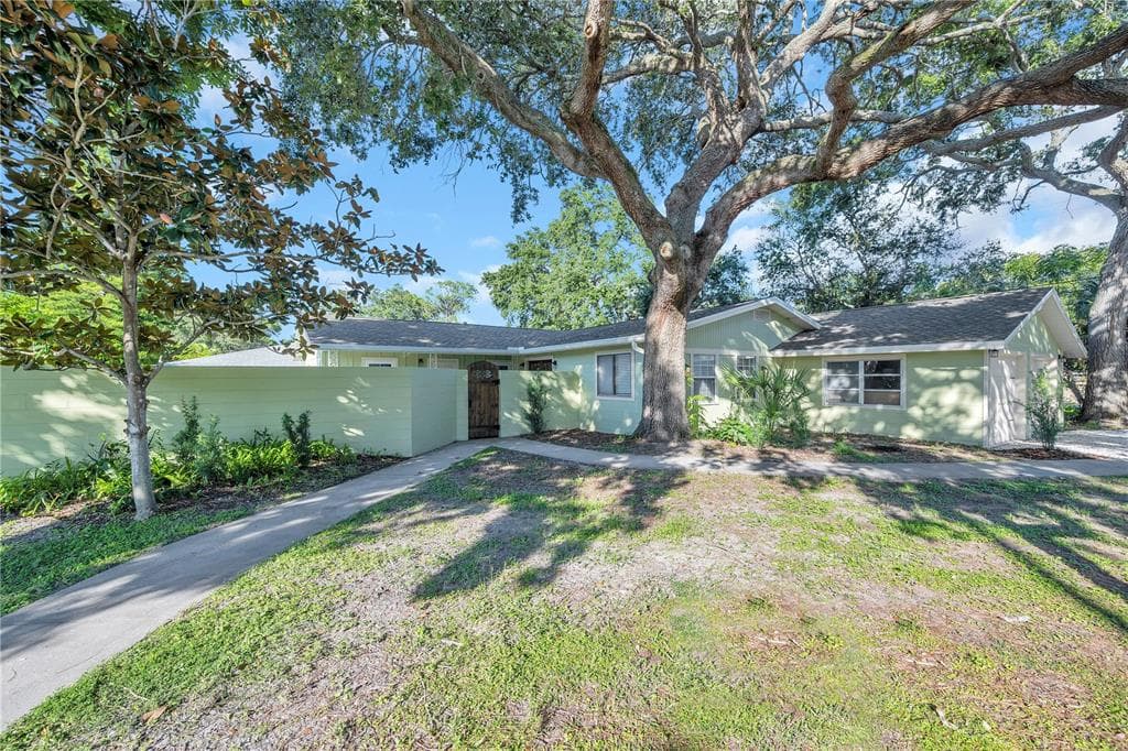 1801 PASADENA DRIVE