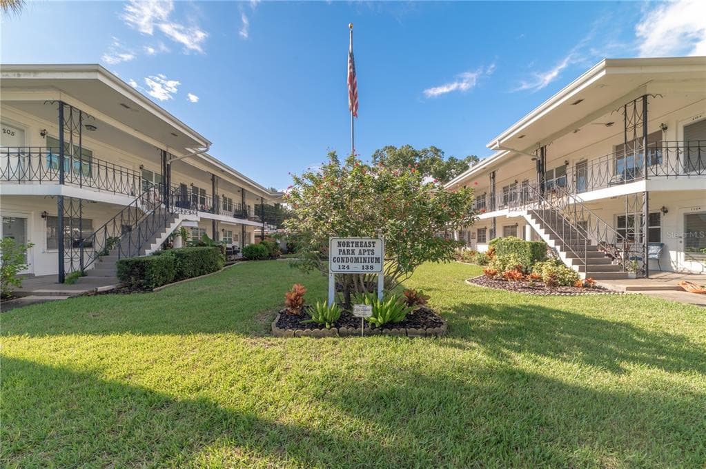 124 36TH AVENUE N UNIT 203