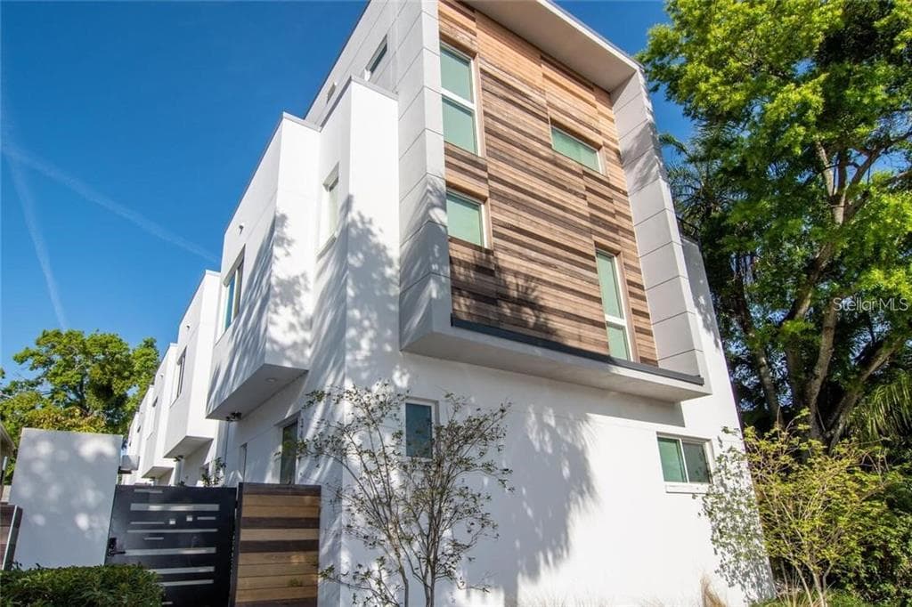 357 7TH STREET S ST PETERSBURG, FL 33701