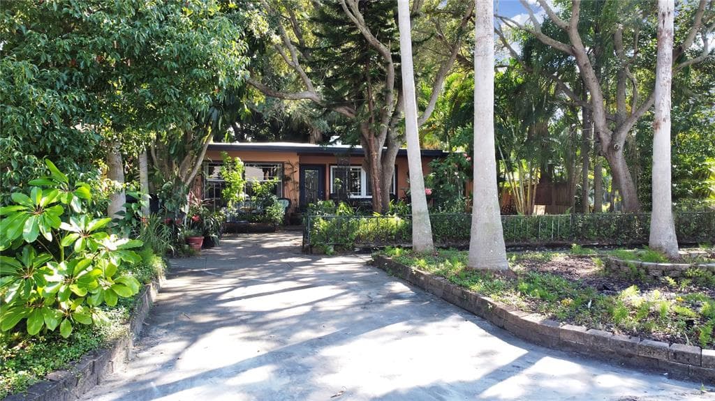 1019 GRANADA STREET CLEARWATER, FL 33755