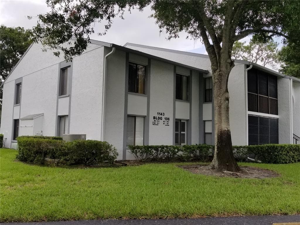 1143 PINE RIDGE CIRCLE W UNIT C2