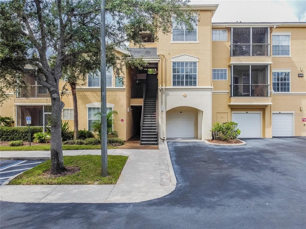 5125 PALM SPRINGS BOULEVARD UNIT 8207 TAMPA, FL 33647