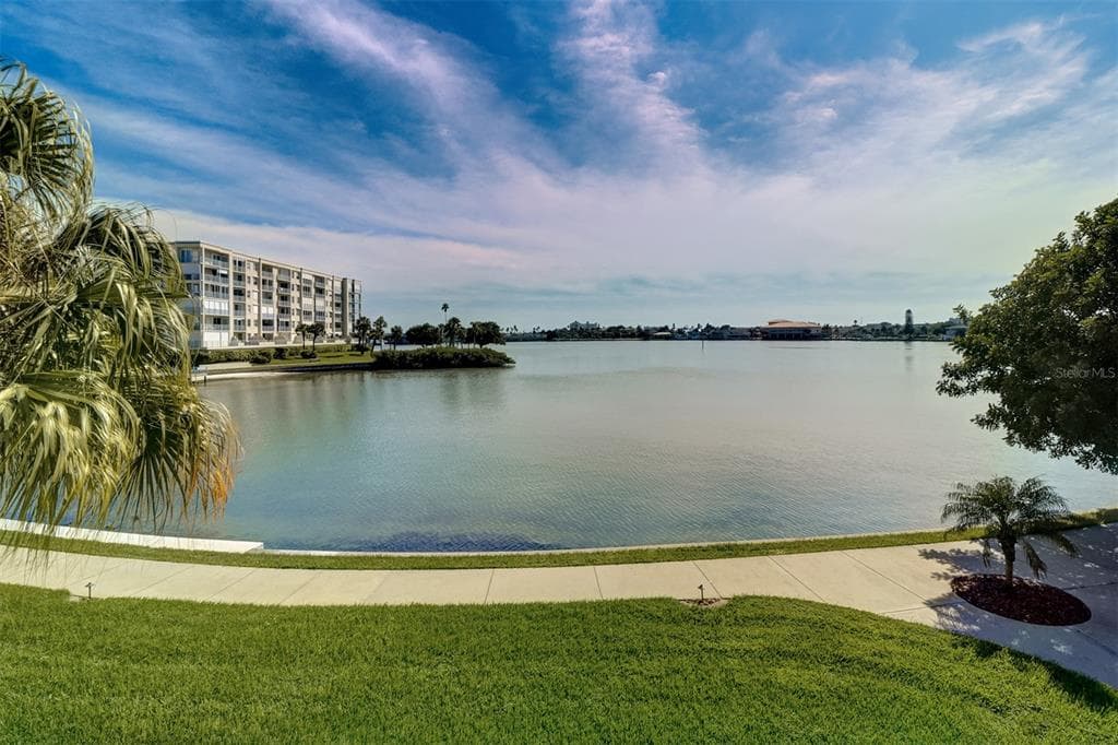 7912 SAILBOAT KEY BOULEVARD S UNIT 107 SOUTH PASADENA, FL 33707