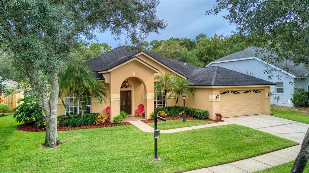 10504 CHAMBERS DRIVE TAMPA, FL 33626