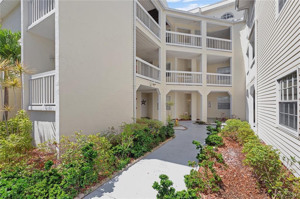 6931 STONES THROW CIRCLE N UNIT 5103 ST PETERSBURG, FL 33710