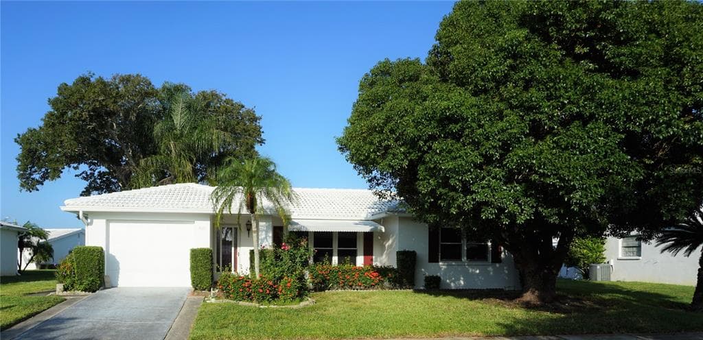 9212 40TH WAY UNIT 5 PINELLAS PARK, FL 33782