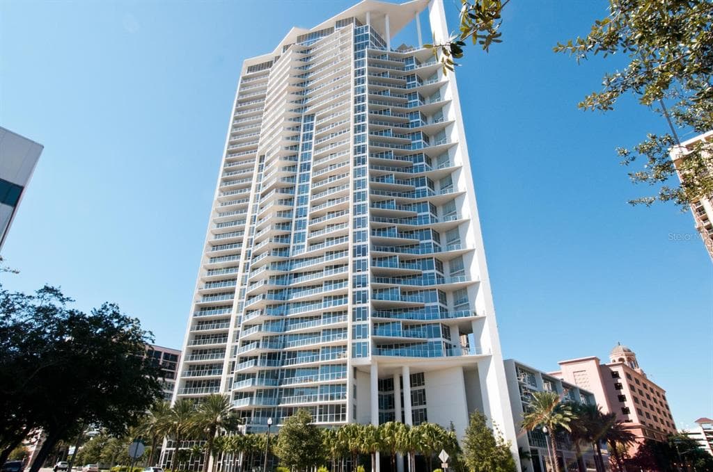 175 1ST STREET S UNIT 1102 ST PETERSBURG, FL 33701