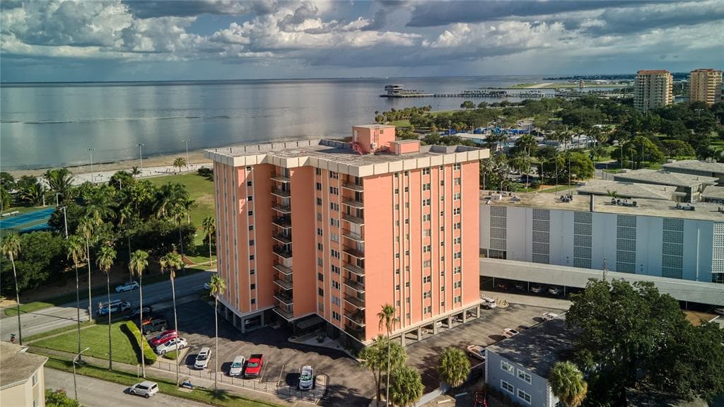 1120 N SHORE DRIVE NE UNIT 1103 ST PETERSBURG, FL 33701