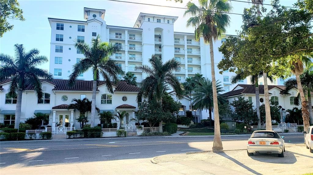 1325 NE SNELL ISLE BOULEVARD NE UNIT 711 ST PETERSBURG, FL 33704
