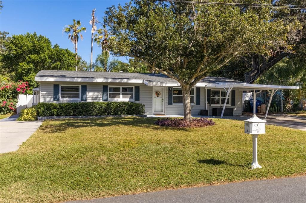 918 N PALM DRIVE SW LARGO, FL 33770