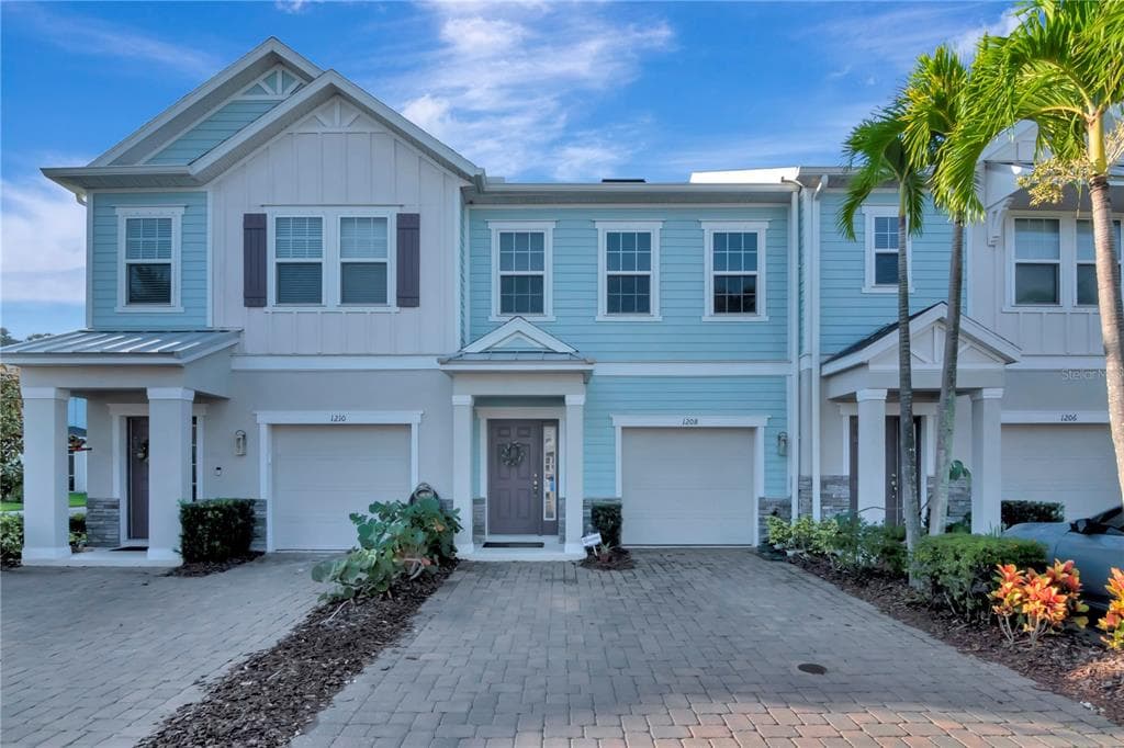 1208 SUNSET LANE