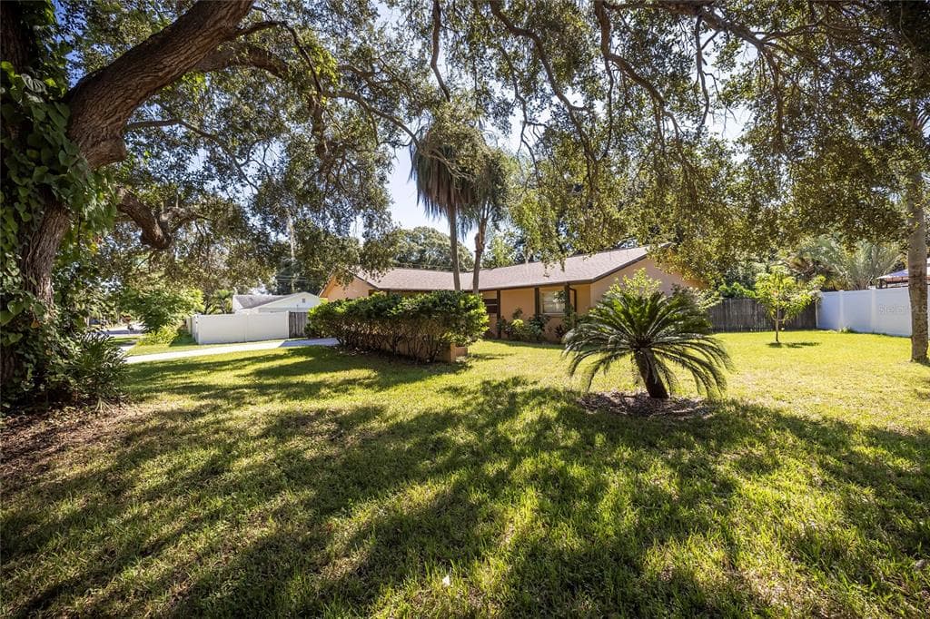 1705 COPPER KETTLE LANE DUNEDIN, FL 34698