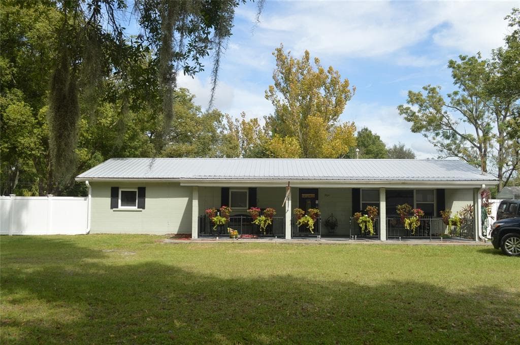 902 CHARLIE GRIFFIN ROAD PLANT CITY, FL 33566