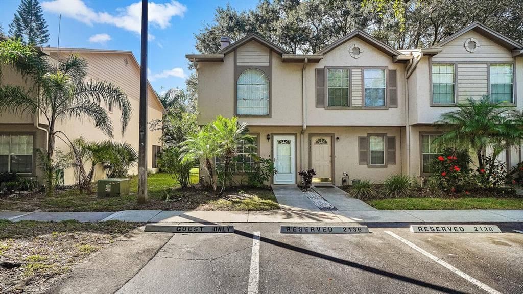 2136 FLETCHERS POINT CIRCLE