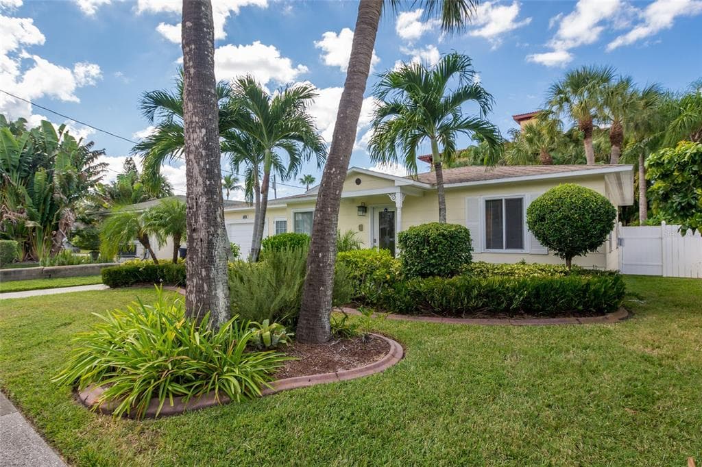 830 LANTANA AVENUE CLEARWATER, FL 33767