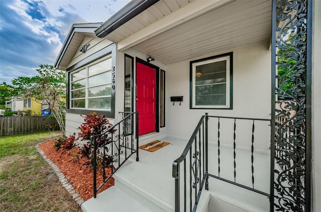 2560 17TH AVENUE N ST PETERSBURG, FL 33713