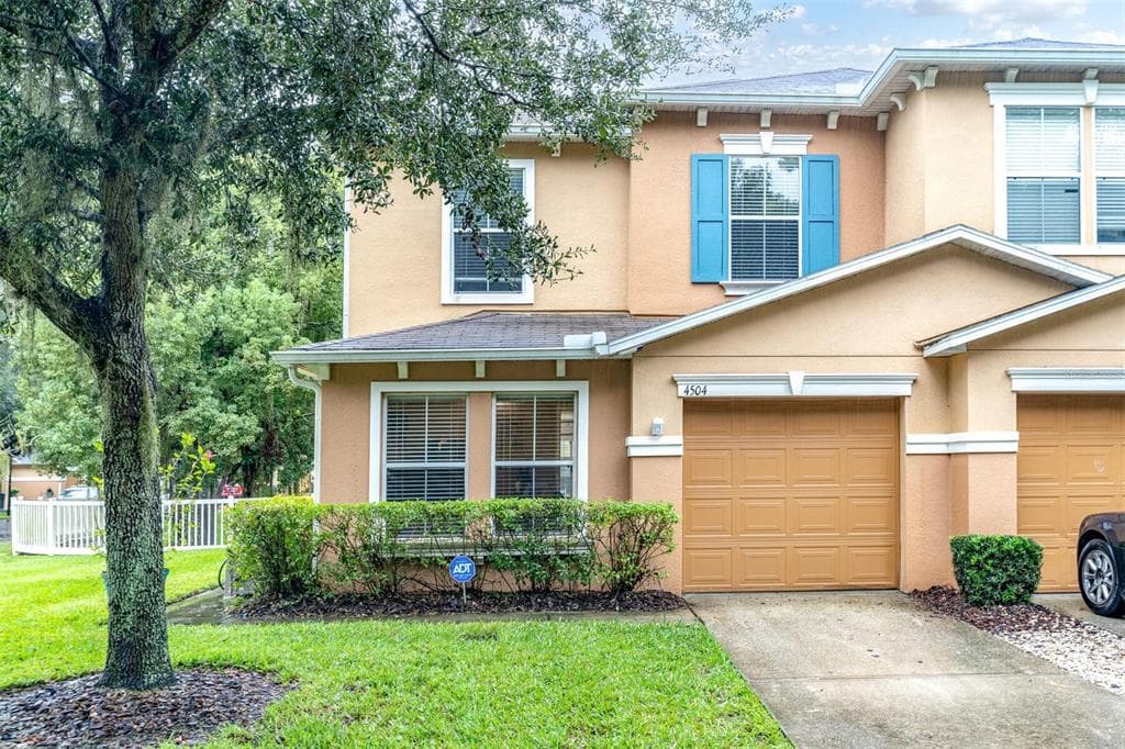 4504 LIMERICK DRIVE TAMPA, FL 33610