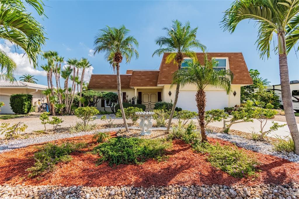 775 CAPRI BOULEVARD