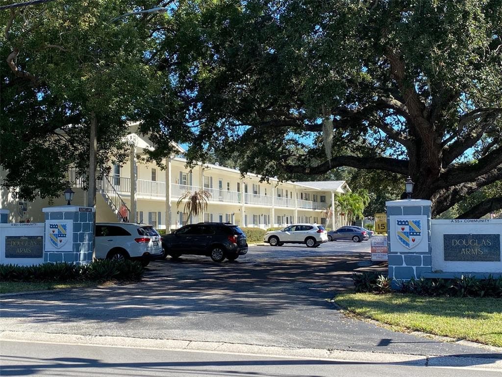 100 GLENNES LANE UNIT 206