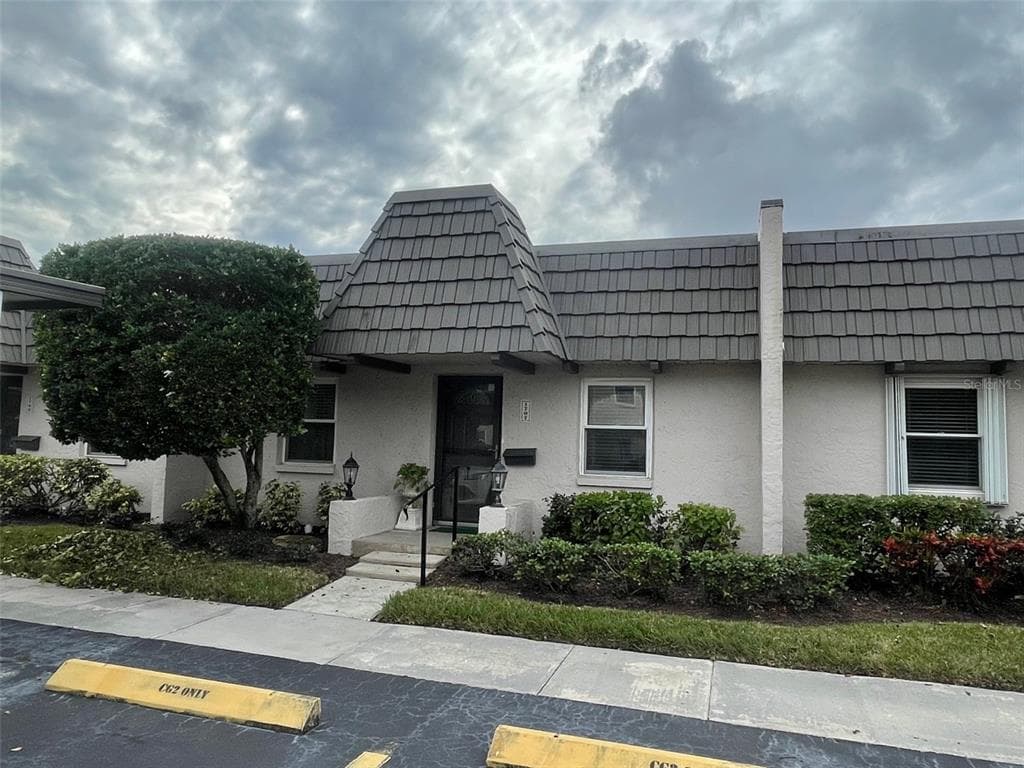 1707 CORDOVA GREEN UNIT 1707 SEMINOLE, FL 33777