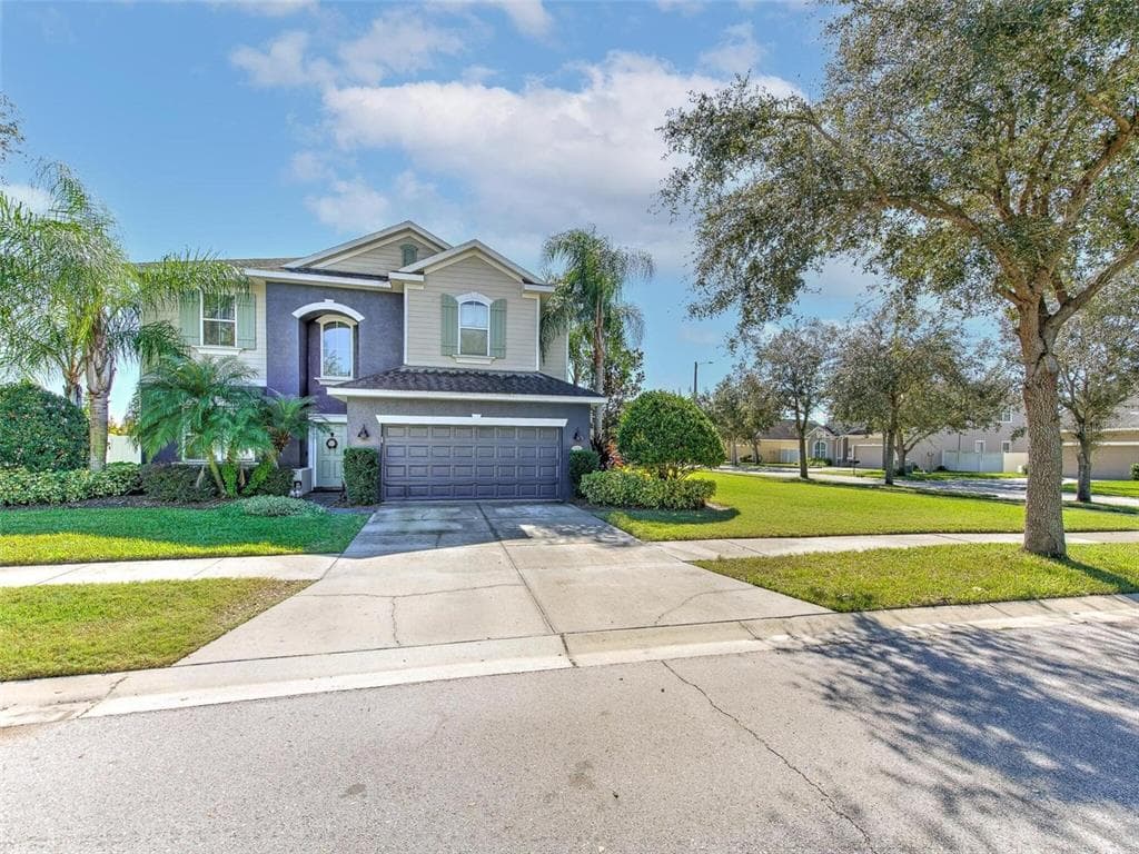 5303 GREEN OASIS DRIVE