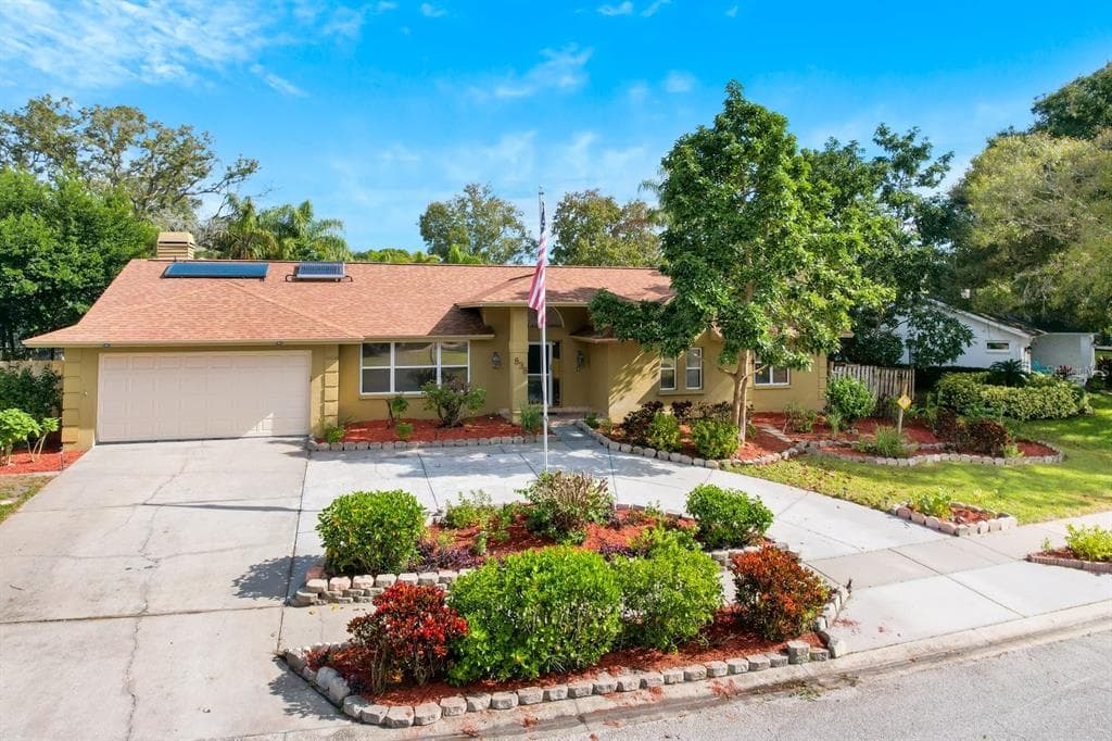 838 VILLAGE WAY PALM HARBOR, FL 34683