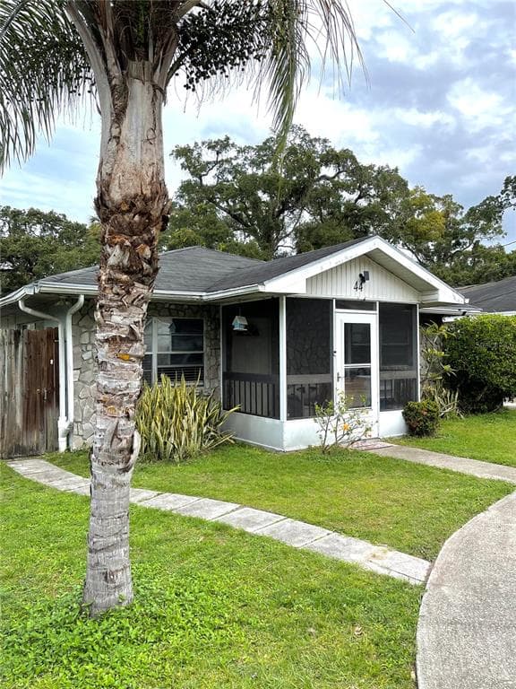 44 W BOYER STREET TARPON SPRINGS, FL 34689