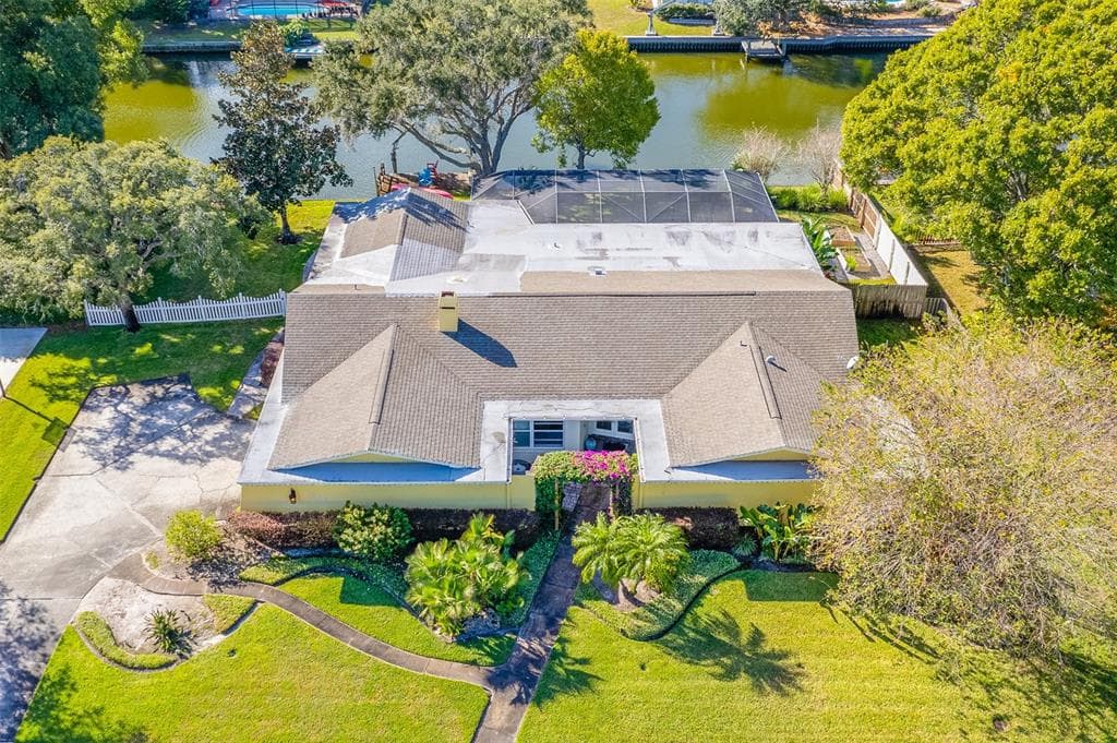 1644 SHEFFIELD DRIVE