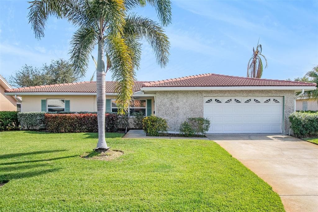 1984 MICHIGAN AVENUE NE ST PETERSBURG, FL 33703