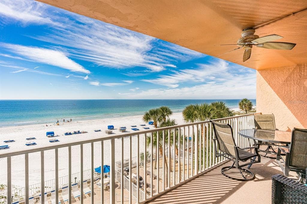 20002 GULF BOULEVARD UNIT 2404