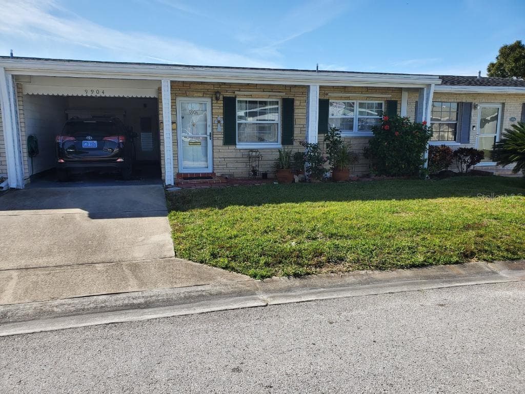 9904 LILY STREET N UNIT 31 PINELLAS PARK, FL 33782