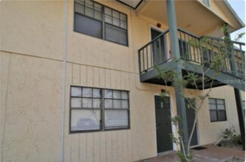 324 OAK ROSE LANE UNIT 202 TAMPA, FL 33612