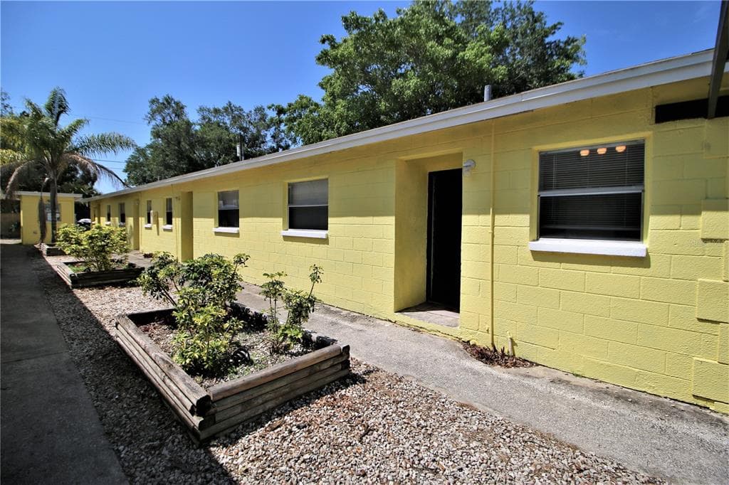 500 89TH AVENUE N UNIT 7 ST PETERSBURG, FL 33702
