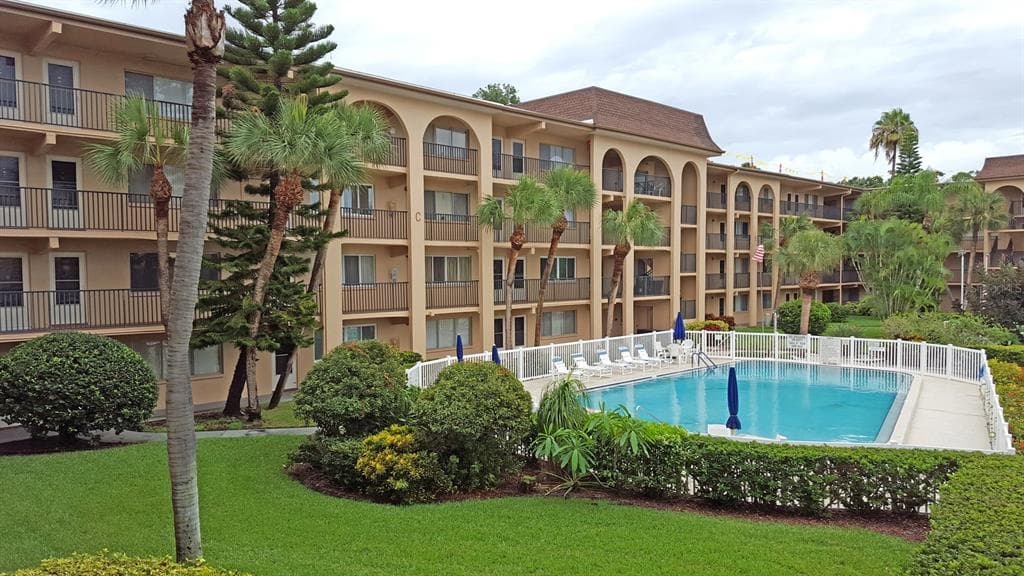2525 W BAY DRIVE UNIT B24 BELLEAIR BLUFFS, FL 33770