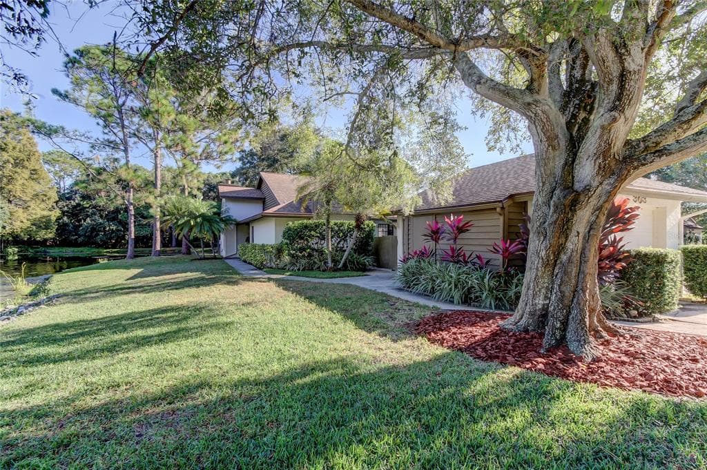 303 PARKSIDE LANE