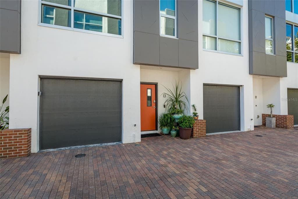 325 5TH AVENUE S UNIT 13 ST PETERSBURG, FL 33701