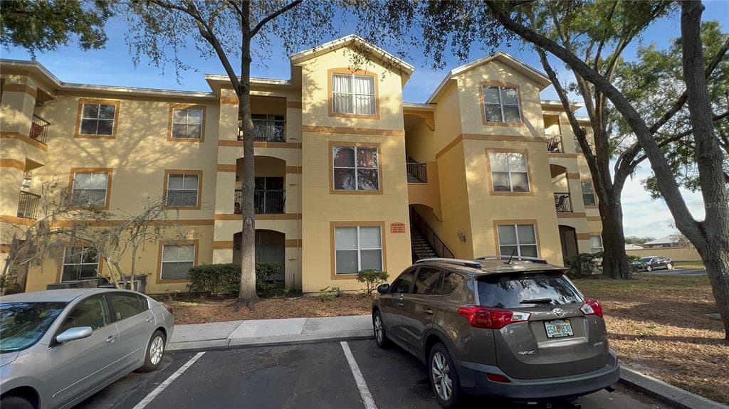 5606 PINNACLE HEIGHTS CIRCLE UNIT 102 TAMPA, FL 33624