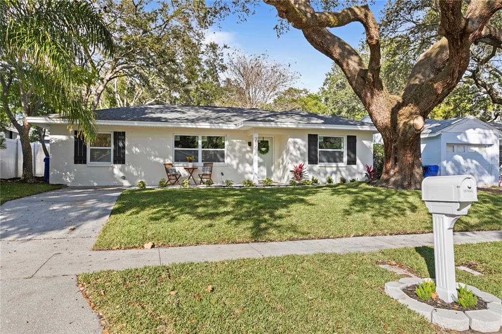 712 WILKIE STREET