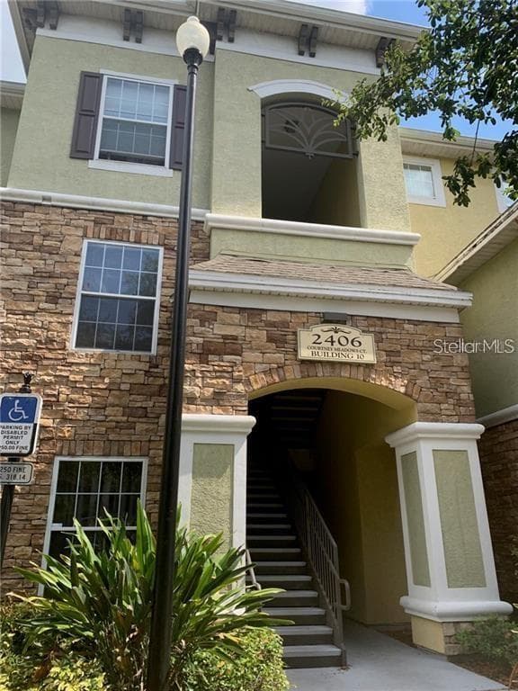 2406 COURTNEY MEADOWS COURT UNIT 202 TAMPA, FL 33619