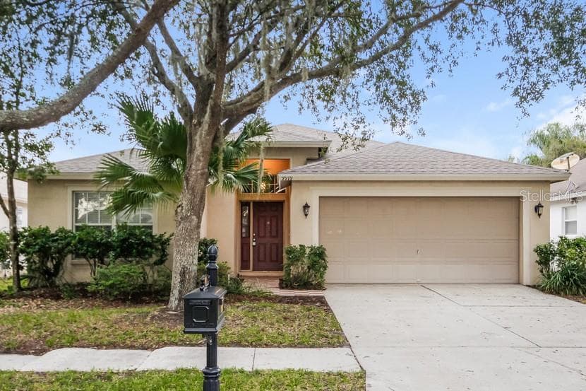 9919 STOCKBRIDGE DRIVE TAMPA, FL 33619
