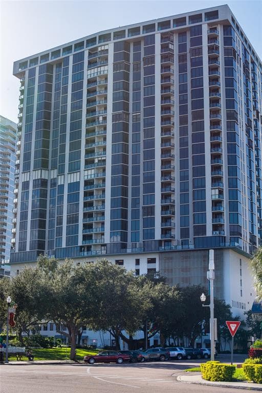 1 BEACH DRIVE SE UNIT 2207