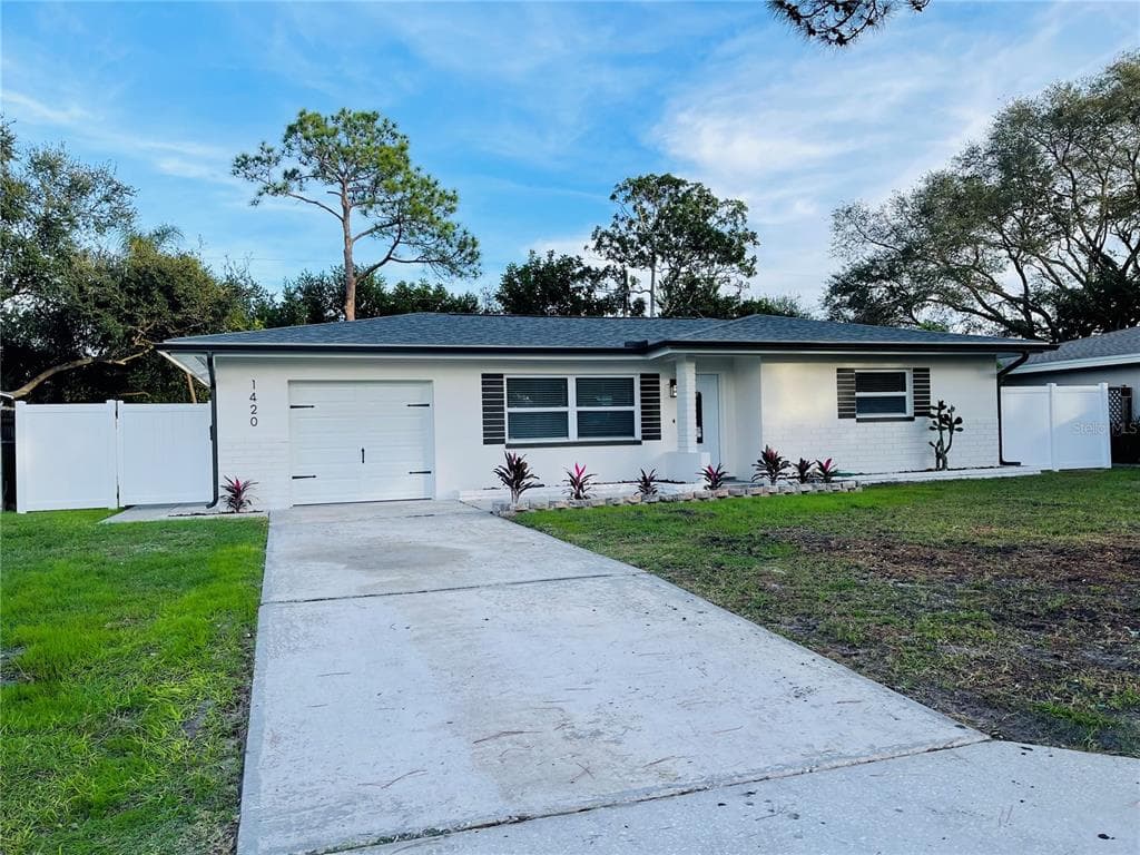1420 REGINA DRIVE W LARGO, FL 33770