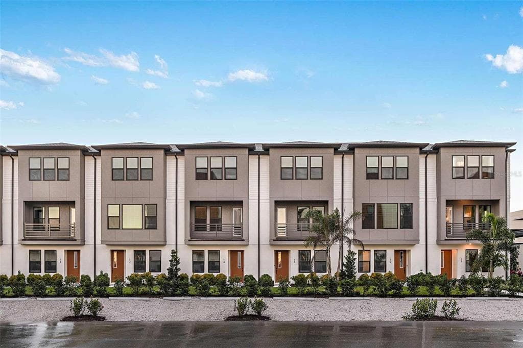 2511 N GRADY AVENUE UNIT 43 TAMPA, FL 33607